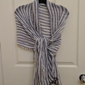 🎁3/$10 Cotton on scarf/shawl